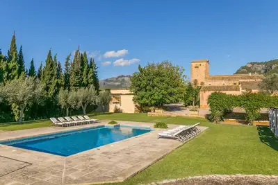 Image de Maison historique Mallorca piscine wifi air conditionné / chauffage sl