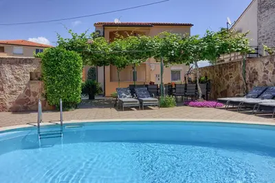 Image de Maison de vacances Peroj pour 1 - 13 personnes avec 7 chambres Ă coucher - Maison de vacances