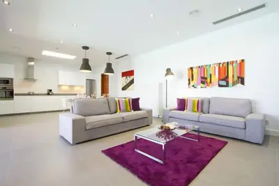 Image de Villa de luxe avec piscine privée chauffée, jacuzzi et barbecue