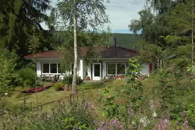 Image de Complexe de vacances Hilkenberg: Maison 3 avec cheminée et. jardin sauvage et romantique