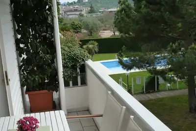Grand appartement avec piscine 350m du lac, à 15 minutes v. Centre Riva d / Garda
