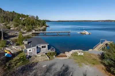Image de Un chalet coquet sur le bord de l'eau