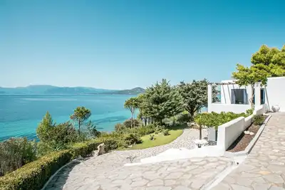 Image de Unique Beachfront Aegean Style Villa