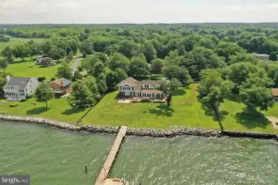 Image de Waterfront Home sur la baie de Chesapeake avec jetée