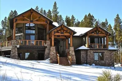 Image de Superbe Private Lodge avec de superbes vues!