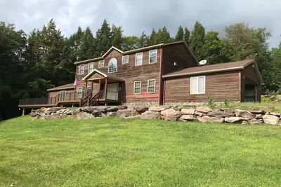 Image de Maison de 5 chambres de 4100 pieds carrés près de Hunter / Windham - Plafonds de 9 pieds - Câble / Wifi