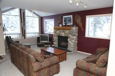 Image de 4 chambres à coucher avec ski pour soulever Thunder Ridge Condo avec bain à remous privé