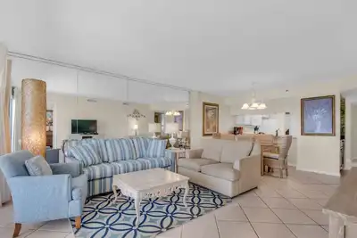 Image de Condo Emerald Towers, directement sur la plage, ouvert du 28 au 30 septembre