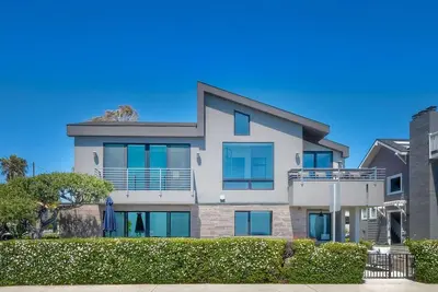 Image de Seaside Entire Home (4 bedroom / 3 bath)