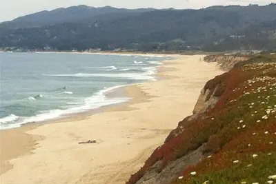 Image de Belle Rénové Beach House à côté de l'océan, randonnée pédestre et Vtt