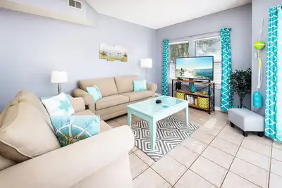 Image de Emplacement de choix à l'entrée principale, à pied de la plage et des piscines - Service de plage - Sc9106