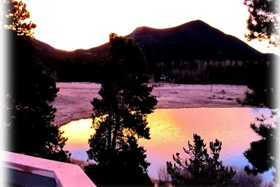 Image de Le lac paisible Accueil dans les Montagnes Rocheuses - à proximité de parcs, Denver, Boulder. . . .