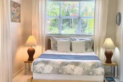 Image de Entrée privée au rez-de-chaussée Studio-sleep 3, avec piscine, à 2 minutes à pied de la plage