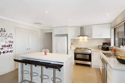 Image de Peninsula Paradise Rosebud