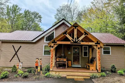 Image de Spacious Chalet Vacation Home in the White Mountain Region Sleeps10, Pet friendly