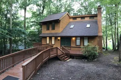 Image de Lakefront Retreat - sérénité et commodités, à quelques minutes en voiture de Dc