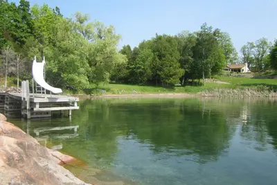Image de Profitez du meilleur des 1000 îles de ce chalet sur l'île de Grindstone