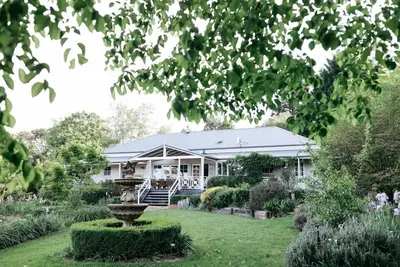 Image de Belle grande maison et grand jardin au coeur de Trentham