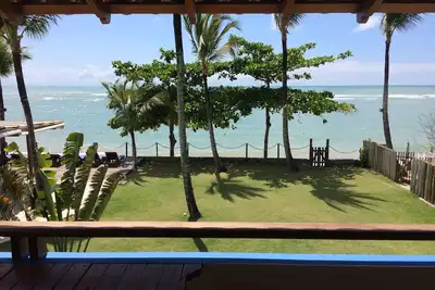 Image de Maison de luxe haut de gamme face à l'océan