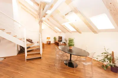Image de Kozna Loft 5br, 3ba Penthouse Appartement à Prague Old Town, la Grande-Vue sur la Ville
