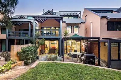 Image de Broadwater Bliss Beachside Escape w Resort Perks