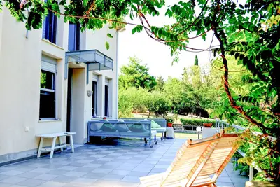 Image de Villa Artemis avec piscine par Jj Hospitality