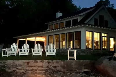 Image de Lake Erie Lakefront Cottage construit sur mesure