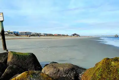 Image de Captain`s Watch - Unit 19 - Un pâté de maisons de la plage - Près des commerces - Natation