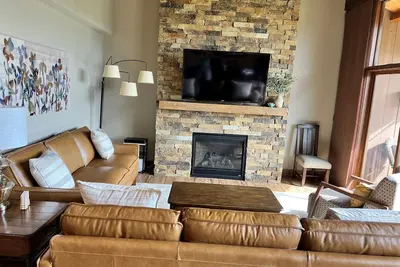 Image de Condo de luxe avec vue sur la montagne et le parcours de golf