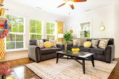 Image de Nouvelle maison Sampaguita près de Rtp / Rdu / Duke / Unc / Mall dans un quartier calme