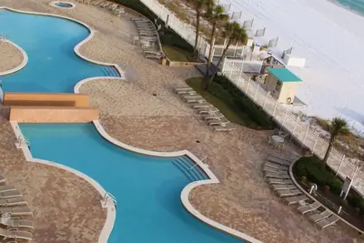 Image de Une vue imprenable sur le golfe du Mexique. Configuration du service One Beach incluse dans la saison