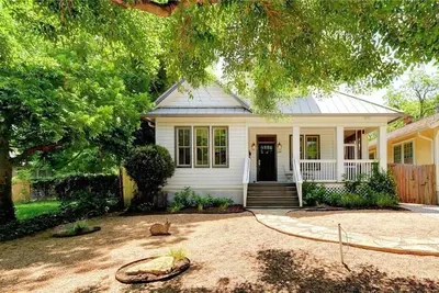 Image de Beau bungalow Bouldin SoCo - 2 chambres 2 salles de bain + dépliant - Meilleur emplacement dans Atx