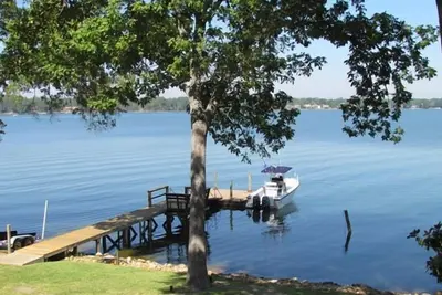 Image de Lake Murray Island Cottage Dans Fantastic Location