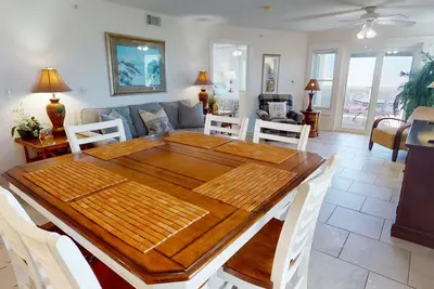 Image de Sandpiper Condominiums - Unit 306 - Vues panoramiques sur le front de mer de Tybee Beach -