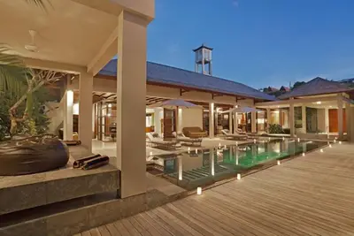 Image de Villa avec piscine Jimbaran 4 chambres, service de ménage, petit-déjeuner!