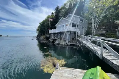 Image de Front de mer, points de vue, le son de l'océan ouvert, la tranquillité d'une crique idyllique