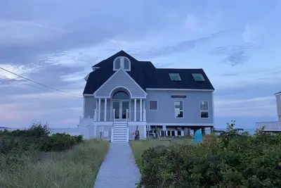 Image de Magnifique propriété en bord de mer avec les meilleures vues!