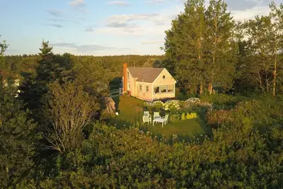 Image de Imagine Homard Avec Legumes Frais De Votre Jardin Sur Une Vue Mer Avec Wifi