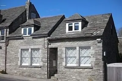 Image de Grand appartement de 3 chambres au 1er étage dans un pittoresque Purbeck Stone Cottage.