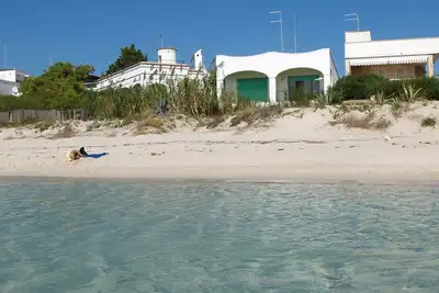 Image de Directement sur la plage. 6 lits dans villa avec accès privé à la mer