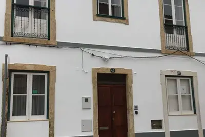 Image de Maison de ville dans les murs du château de Lagos