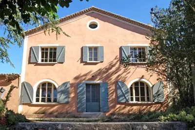 Image de Proche Verdon, maison de Maître (1850), classée 3***, pour 12, piscine privée