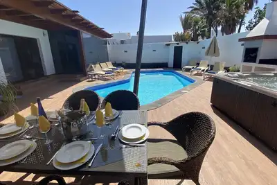 Image de Une boutique élégant et contemporain villa H / piscine individuelle, pleine A / C, WiFi, H baignoire