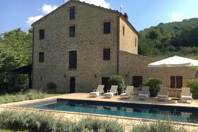 Image de Beautifully restored farmhouse in an idyllic setting