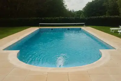 Image de Gîte isolé dans le parc d'un château avec pêche privée