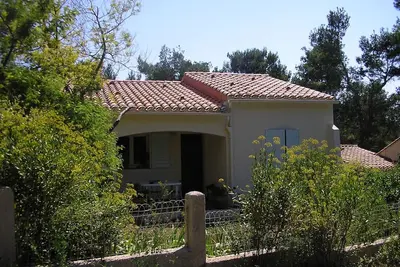 Image de Maison avec jardin en bordure d'une pinède, idéale pour des enfants