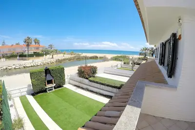 Image de Côte Dorée\nMaison en bord de mer\nEndroit calme idéal pour des vacances en famill