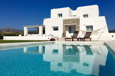 Image de Villa privée avec piscine privée, barbecue, à côté de Naoussa, conviviale et familiale