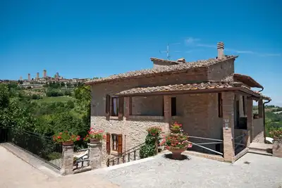 Image de Villa Toscane 4 chambres chacune avec salle de bain, vue imprenable, piscine A/C