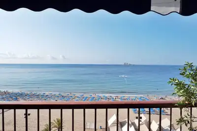 Incredible first line luxury apartment on the Levante beach in Benidorm